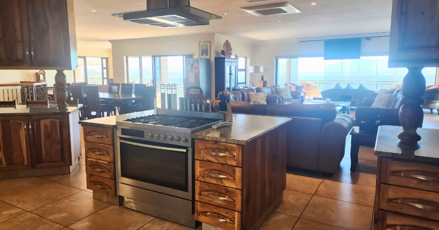 4 Bedroom Property for Sale in Mossel Bay Central Western Cape